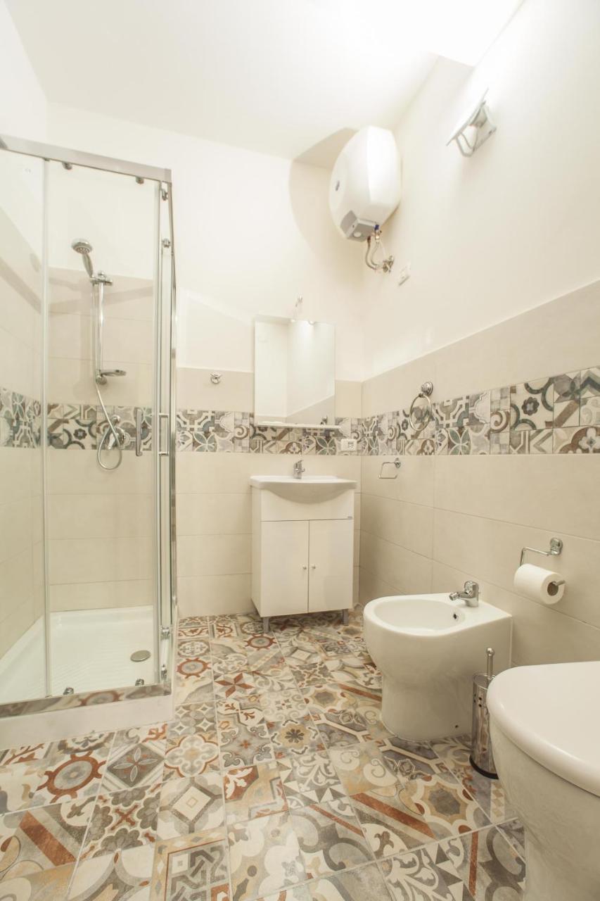Residence Del Teatro Al Porto Cagliari Esterno foto