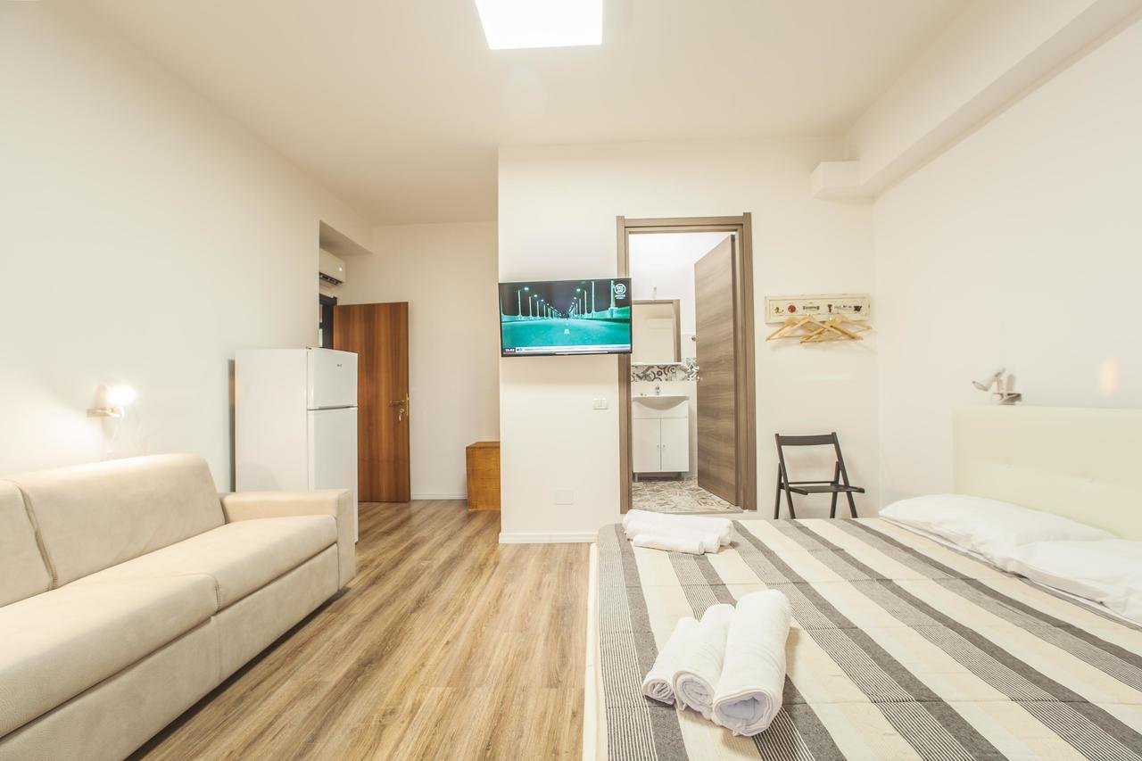 Residence Del Teatro Al Porto Cagliari Esterno foto