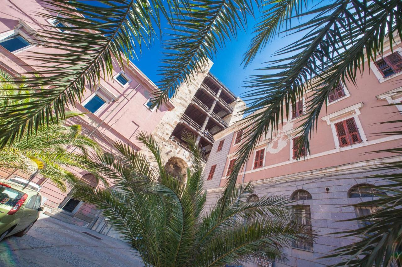 Residence Del Teatro Al Porto Cagliari Esterno foto